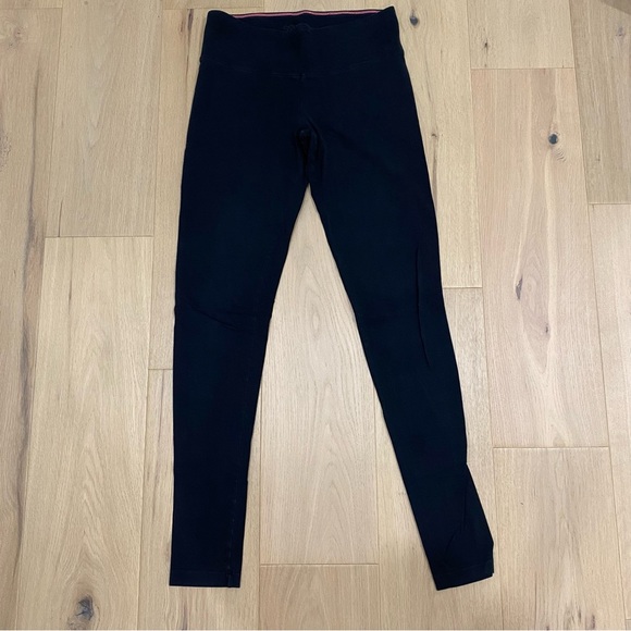 Aritzia | TNA High Waisted Black Leggings - Picture 2 of 7